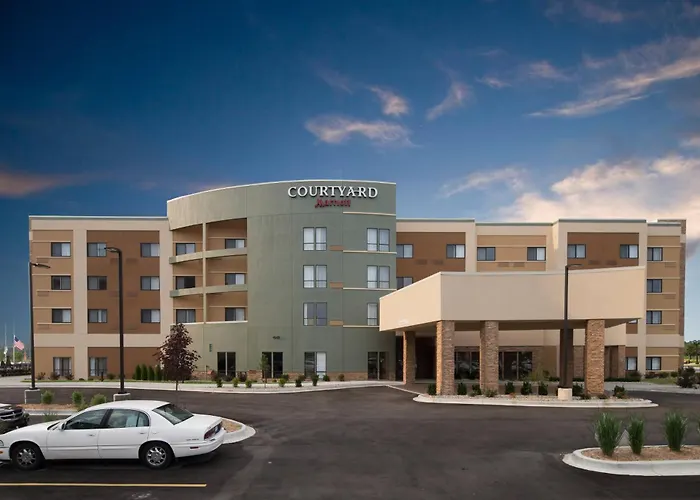 Courtyard Bay City