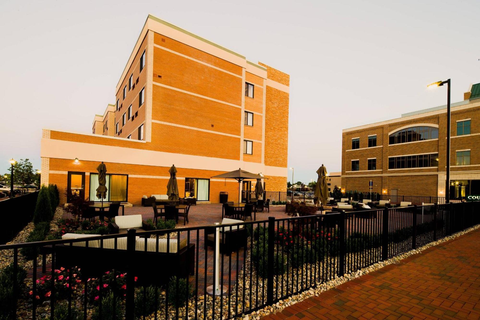 Hotel Courtyard Bay 3*